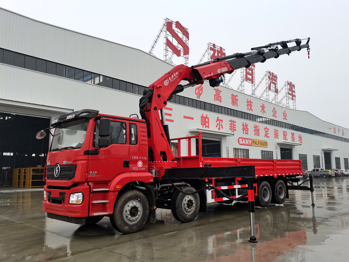 陕汽德龙新Ｍ3000驾驶室前四后八上装长兴25吨折臂式吊机